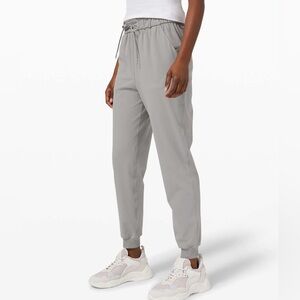 Lululemon keep imoving jogger in rhino grey